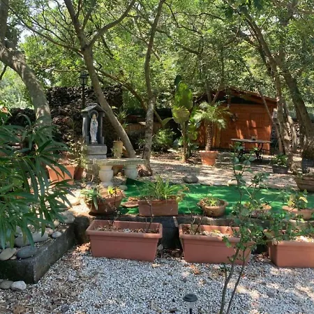 Con Piscina A Pochi Passi Dall'etna Villa